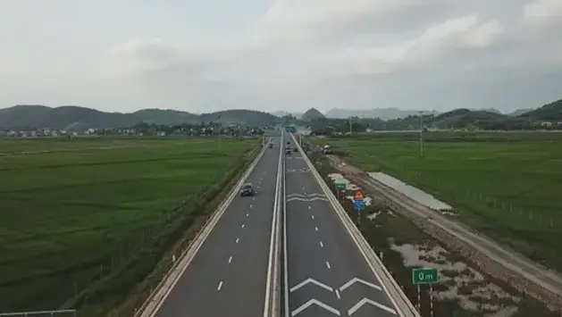 Gần 6.500 tỷ đồng mở rộng cao tốc Cam Lộ-La Sơn