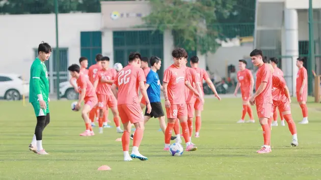 U22 Việt Nam hứng khởi trong buổi tập đầu tiên