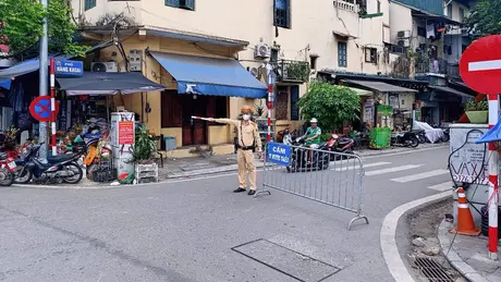 Đi ngược chiều cho nhanh, 21 trường hợp bị xử phạt