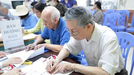 Số người hưởng lương hưu tăng mạnh do nghỉ hưu trước tuổi