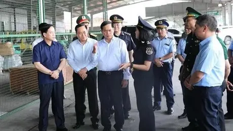 Phó Thủ tướng kiểm tra công tác chống buôn lậu