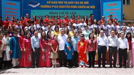Thắp lên ngọn lửa yêu thương với trẻ em khuyết tật