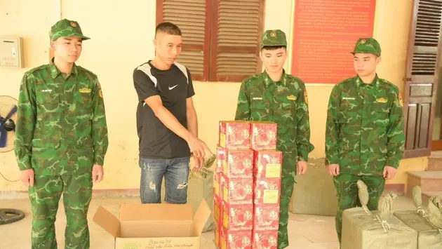 Biên phòng Lạng Sơn thu giữ gần 400kg pháo nổ nhập lậu