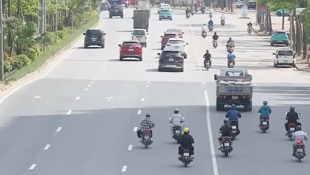 Triển khai giải phân cách cứng trên ba tuyến giao thông