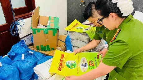 Công an mạnh tay xử lý đối tượng buôn bán hàng giả