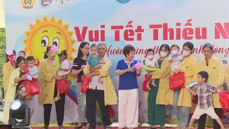 Tết Thiếu nhi ấm áp giữa hành lang bệnh viện