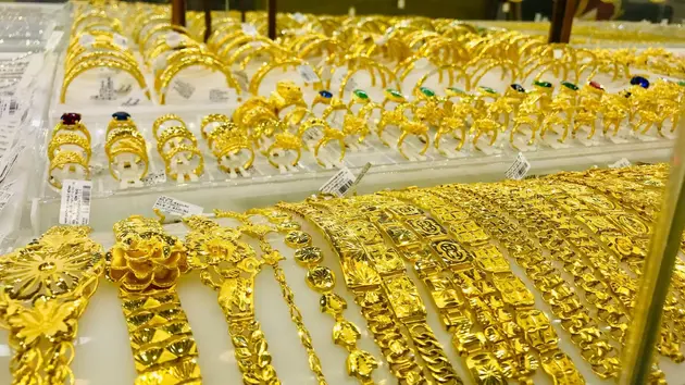 Giá vàng giảm 200.000 đồng/lượng
