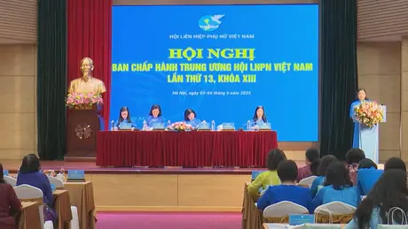 Cán bộ phụ nữ tiên phong đi đầu, sâu sát cơ sở