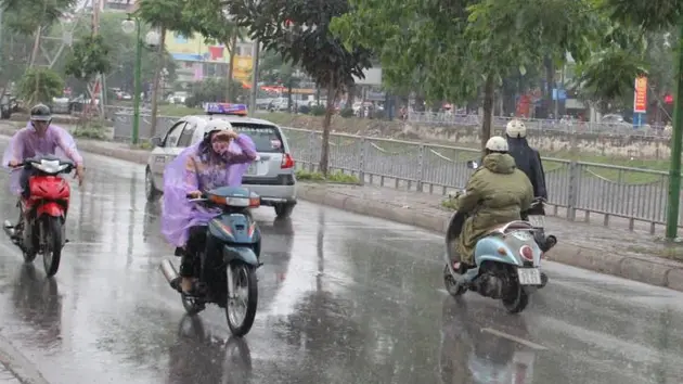 Thời tiết 3/6: Hà Nội mưa rào và dông, nhiệt độ giảm