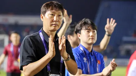 HLV Kim Sang-sik 'giải bài toán' chấn thương của tuyển Việt Nam