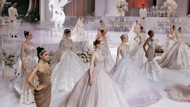 Váy cưới Việt lấy cảm hứng từ thần thoại Hy Lạp