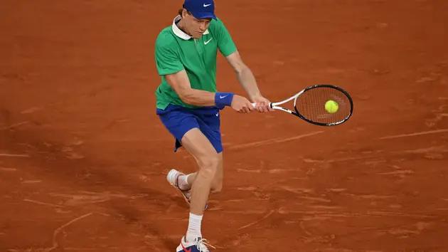 Jannik Sinner ghi tên vào bán kết Roland Garros