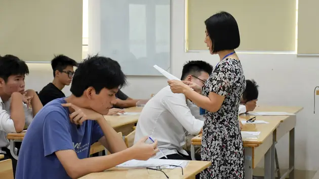 Thí sinh Hà Nội chuẩn bị làm thủ tục thi vào 10