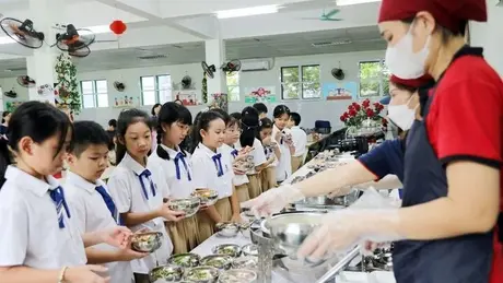 Hà Nội dự kiến chi hơn 3.000 tỷ hỗ trợ ăn bán trú cho học sinh