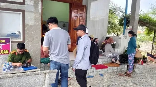 Khởi tố kẻ đánh đập bé gái tử vong ở Phan Thiết