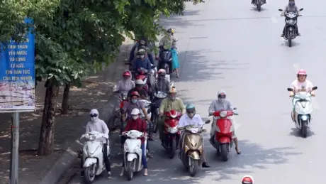 Chưa xử phạt người núp bóng râm chờ đèn đỏ