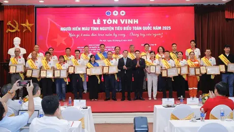 Tôn vinh 100 người hiến máu tình nguyện tiêu biểu toàn quốc