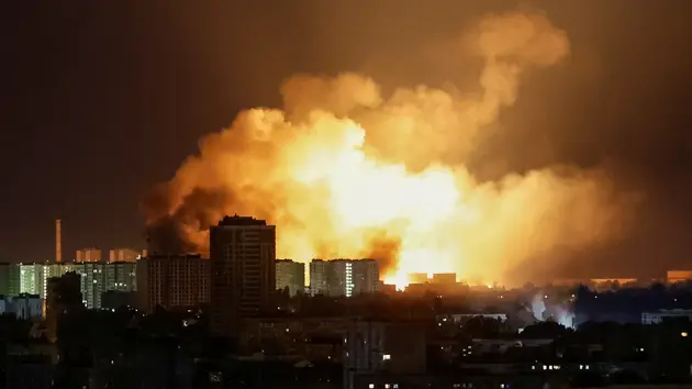 Ukraine cáo buộc Nga không kích Kiev bằng tên lửa đạn đạo