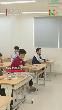Thí sinh Hà Nội làm thủ tục thi vào lớp 10