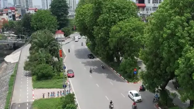 Những tuyến đường xanh mát giữa lòng đô thị
