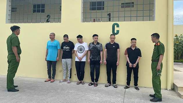 Phá đường dây vận hành cổng trung gian thanh toán trái phép