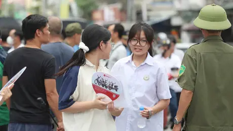 Thí sinh Hà Nội hoàn thành môn thi Ngữ văn lớp 10