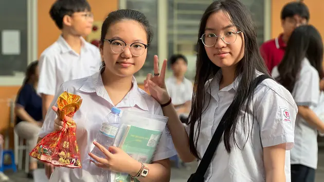 Sáng nay, hơn 103.000 thí sinh Hà Nội thi vào lớp 10
