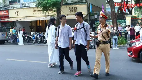 Giao thông an toàn tại các điểm thi vào 10