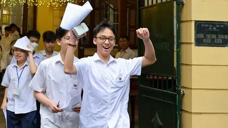Thủ tướng: Đầu tư ngân sách cho dạy học hai buổi/ngày