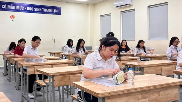 Thí sinh Hà Nội thi môn cuối kỳ thi vào 10