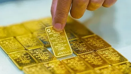 Giá vàng bất ngờ giảm mạnh