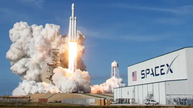 Lầu Năm Góc tìm phương án thay thế SpaceX 