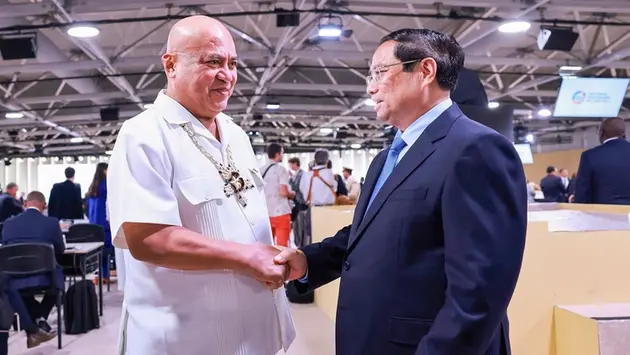 Thủ tướng Phạm Minh Chính gặp Thủ tướng Tuvalu
