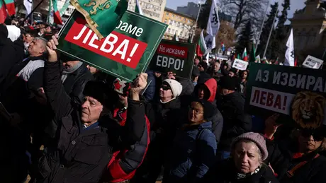 Biểu tình phản đối chuyển đổi sang đồng euro ở Bulgaria