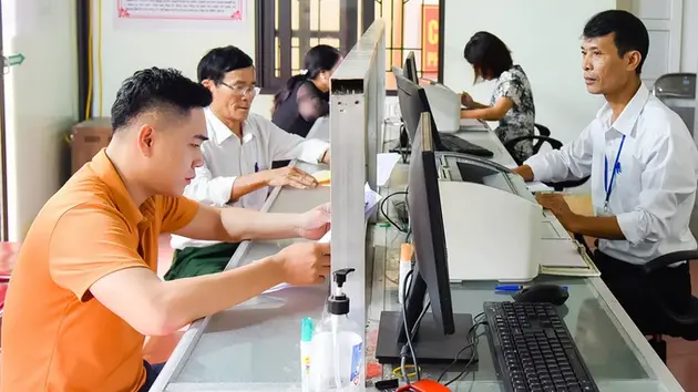 Công chức xã phải có bằng đại học trở lên