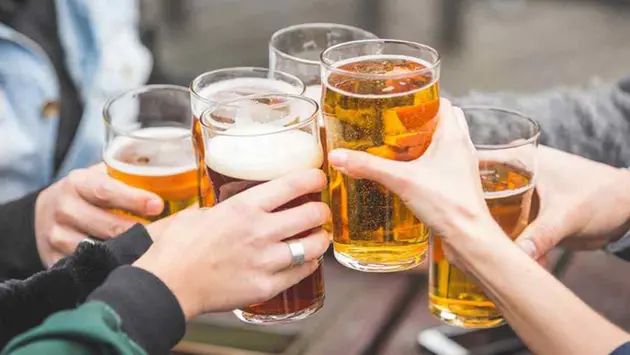 Giải khát ngày hè khó kiểm soát nồng độ cồn