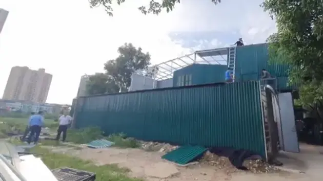 Cưỡng chế công trình xây dựng trái phép ở hồ Đầm Đỗi