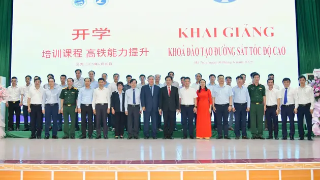 Khóa đào tạo đầu tiên về đường sắt tốc độ cao