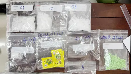 Bắt giữ người đàn ông giấu 2kg ma túy trong ba lô