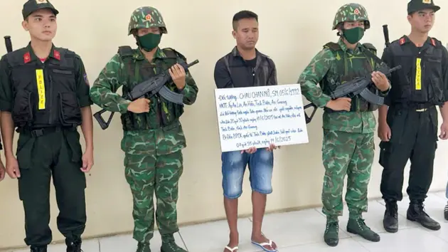 Bắt đối tượng giết người rồi bỏ trốn qua biên giới