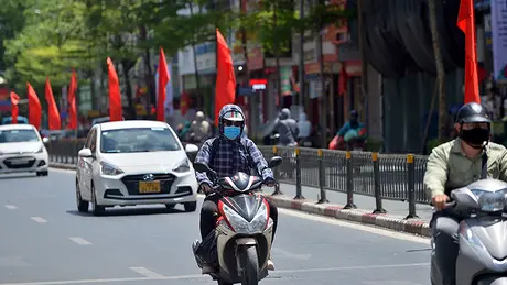 Thời tiết 12/6: Hà Nội nắng nóng gay gắt sau mưa dông