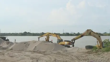 Giá cát Hà Nội tăng cao do khan hiếm nguồn cung