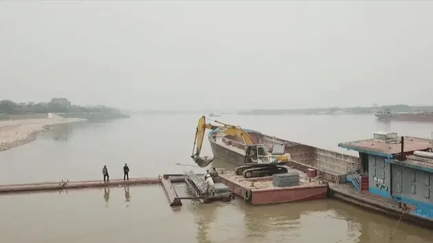 Hà Nội cấp thiết bảo đảm an toàn công trình chống lũ