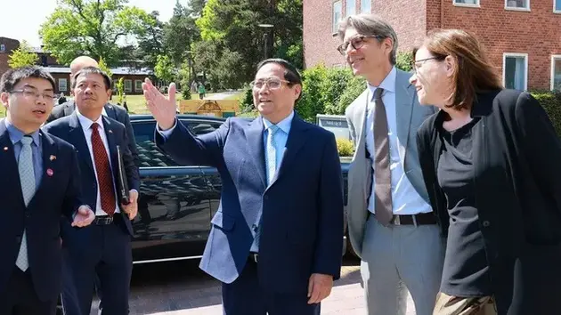 Thủ tướng Phạm Minh Chính làm việc với Viện Y học Karolinska
