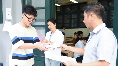Hơn 4000 học sinh dự thi vào trường ‘hot’ của Hà Nội