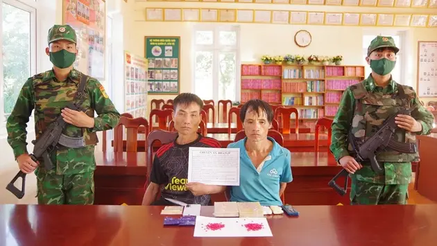 Bắt giữ hai đối tượng mua bán trái phép chất ma túy