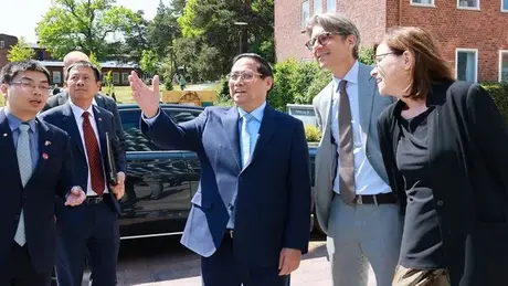Thủ tướng Phạm Minh Chính làm việc với Viện Y học Karolinska