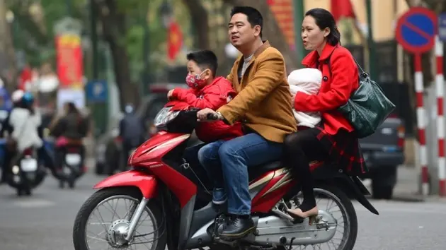 Tình trạng lái xe không đội mũ bảo hiểm tái diễn