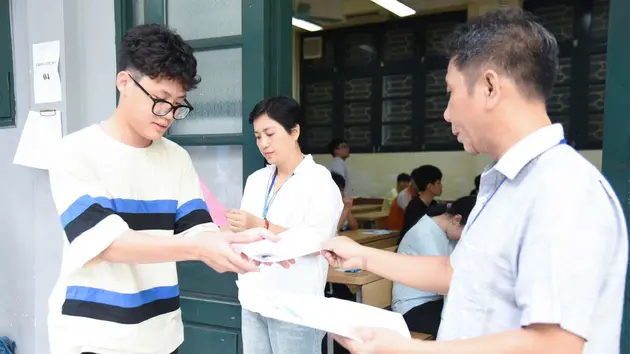 Hơn 4000 học sinh dự thi vào trường ‘hot’ của Hà Nội