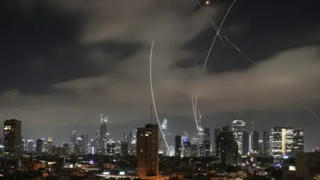 Israel tiếp tục hứng tên lửa từ Iran